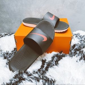BRAND NEW !!!!Nike slides Never Worn!!